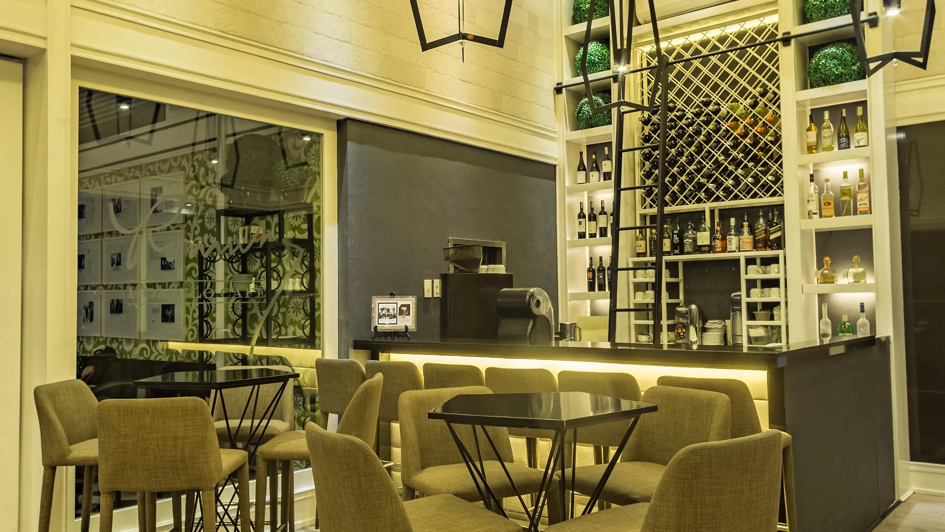 Azumi Boutique Hotel Muntinlupa City