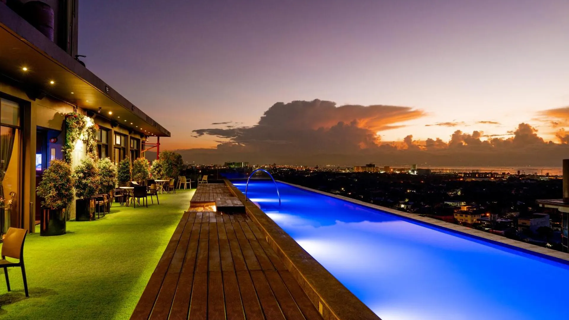 Azumi Boutique Hotel Muntinlupa City